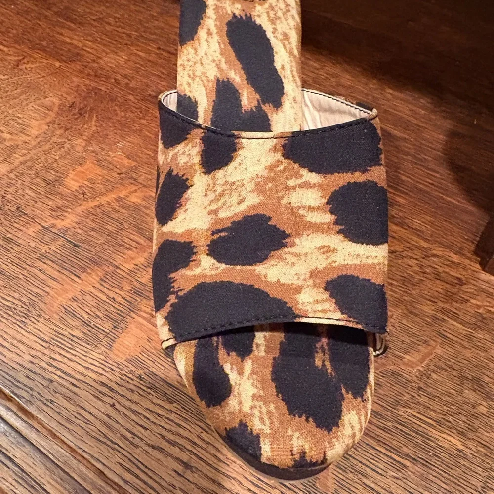 LEOPARD PRINT WEDGES - Picture 5 of 7
